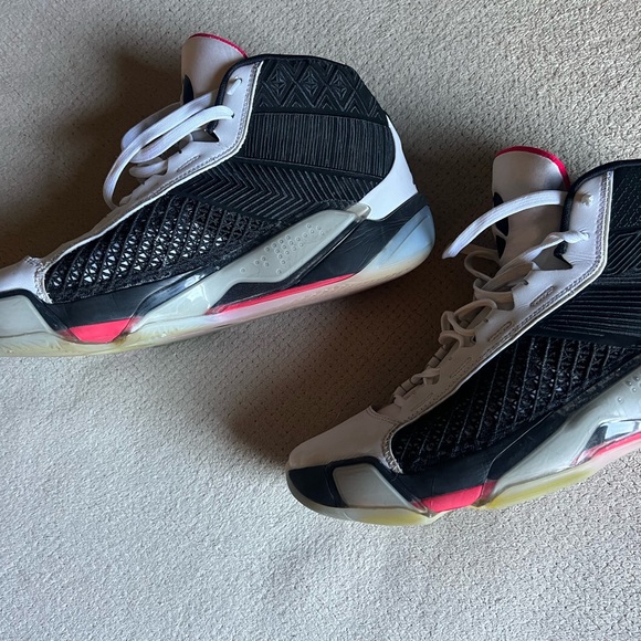 Jordan Athletic Shoes in Black and White - Picture 2 of 4